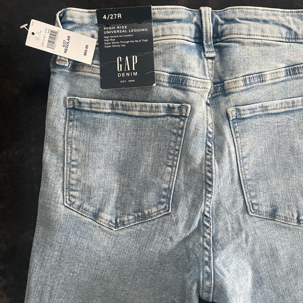 GAP jeans 4/27 R - Picture 3 of 3